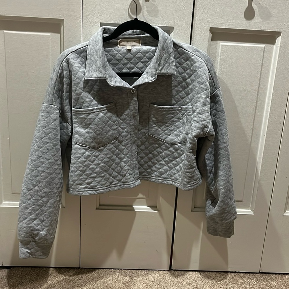 No Comment Size Small Cropped Button Up.